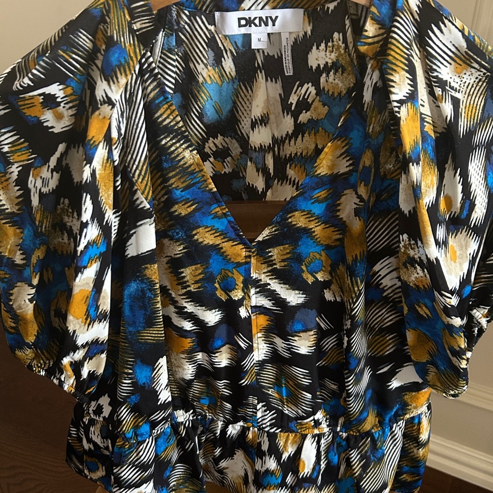 DKNY *SET* Vibrant Blue and Gold Patterned Top & Matching Skirt